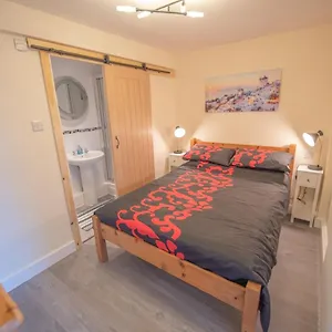 Apartment Modern In Town Centre United Kingdom